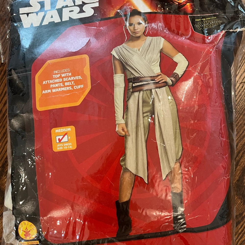 Rubie’s adult medium Star Wars Rey costume.